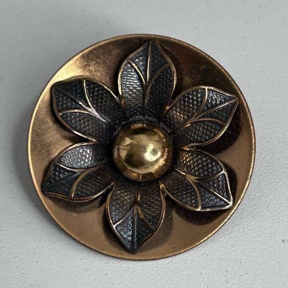 Vintage Round Copper Victorian Floral Brooch Raised Detailed Flower Statement - Picture 1 of 5